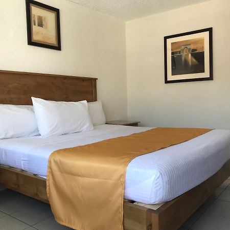 Hotel Guillen Jr Tijuana Buitenkant foto