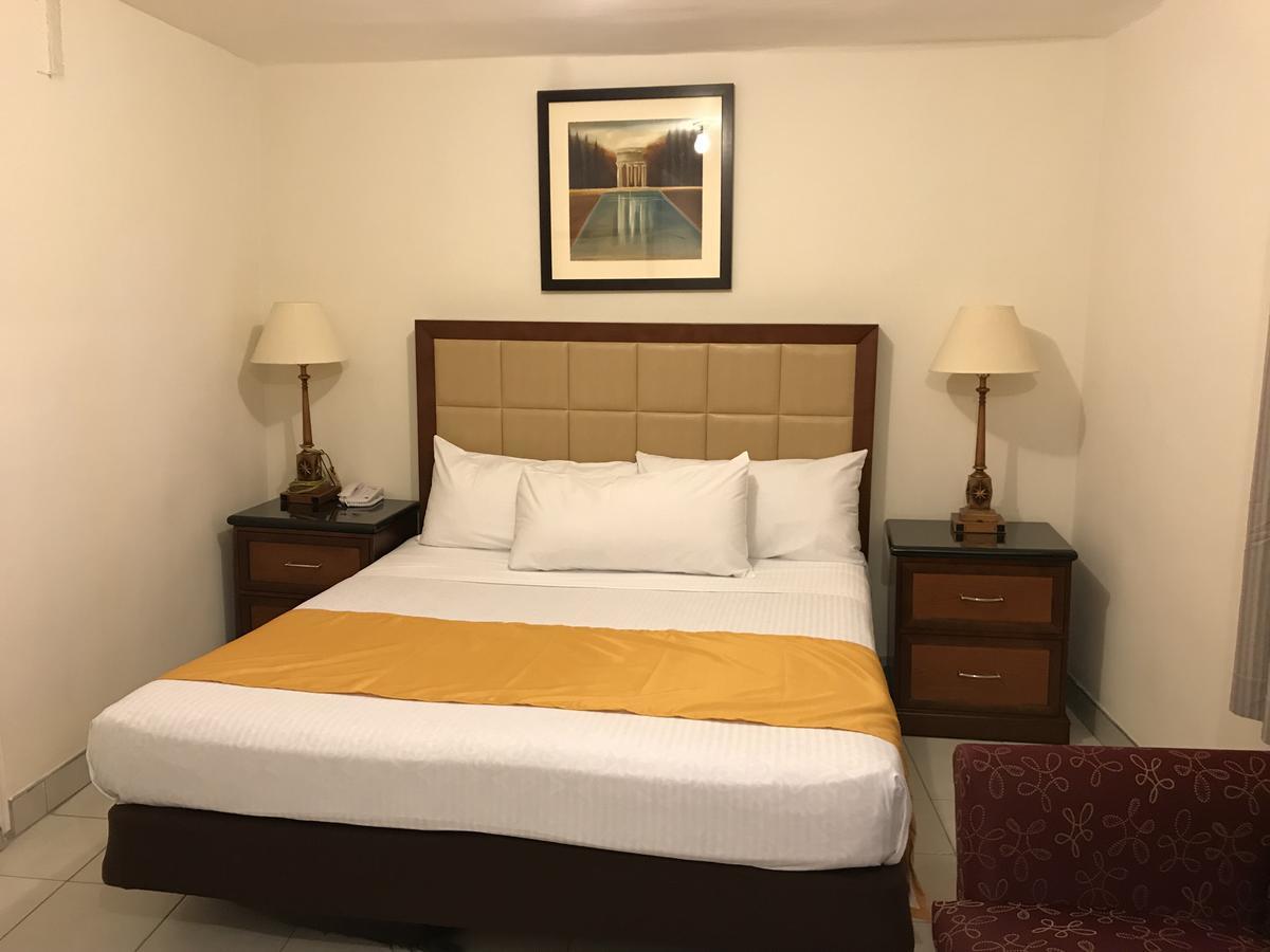Hotel Guillen Jr Tijuana Buitenkant foto