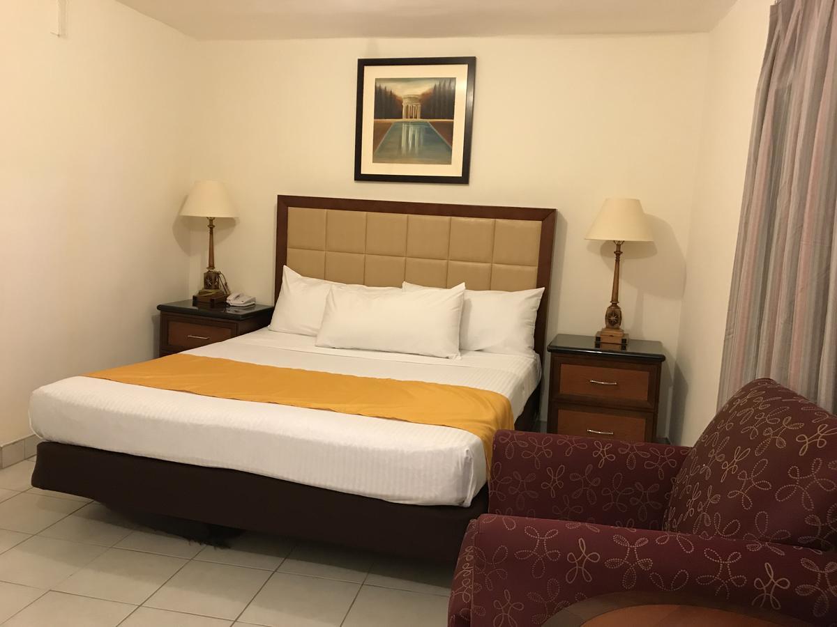 Hotel Guillen Jr Tijuana Buitenkant foto