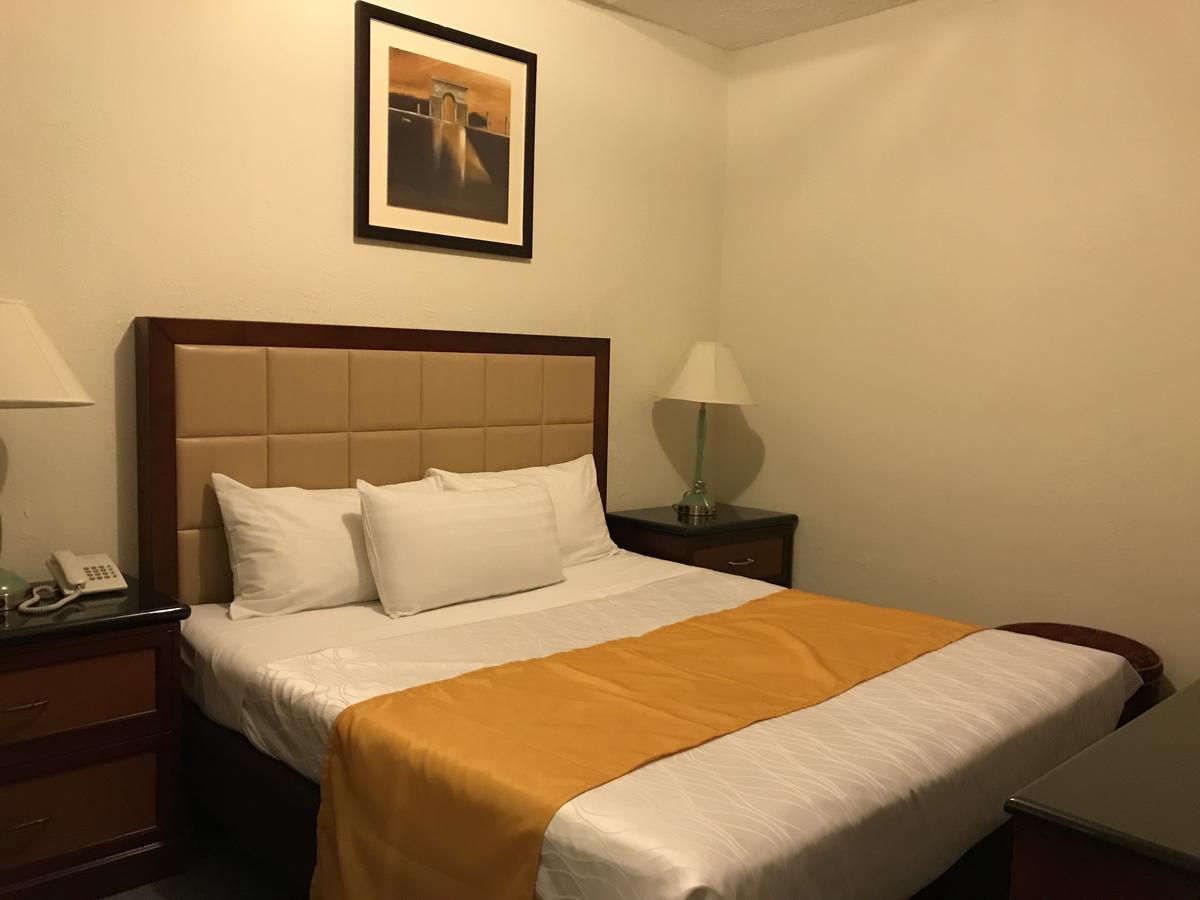 Hotel Guillen Jr Tijuana Buitenkant foto