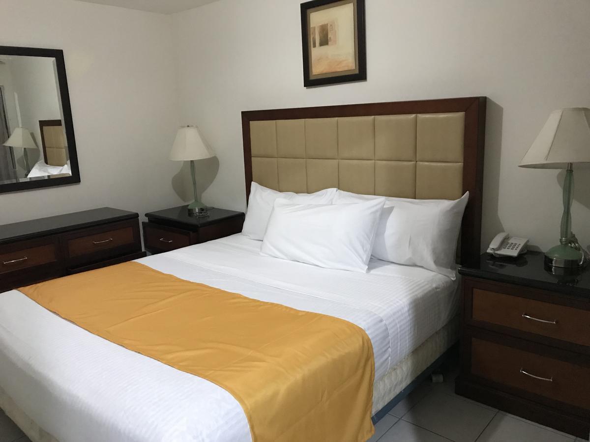 Hotel Guillen Jr Tijuana Buitenkant foto