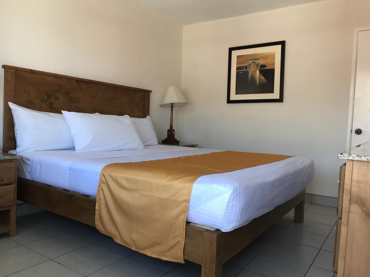 Hotel Guillen Jr Tijuana Buitenkant foto