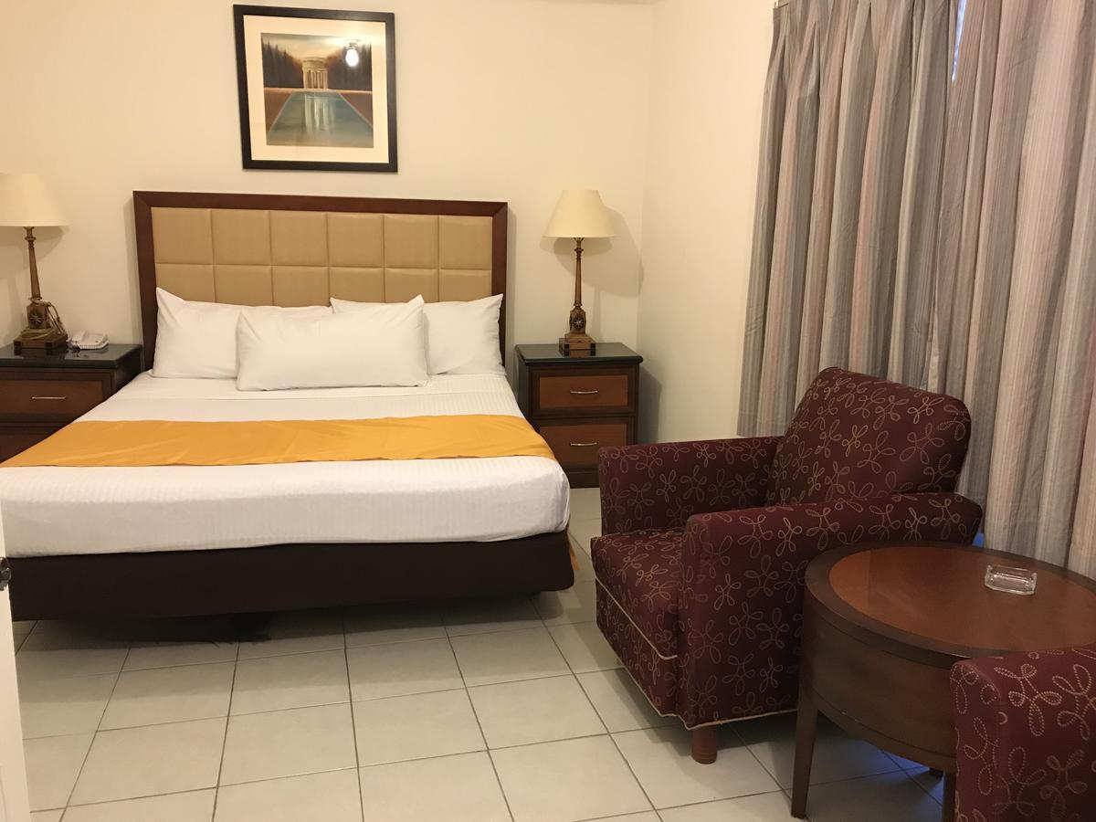 Hotel Guillen Jr Tijuana Buitenkant foto