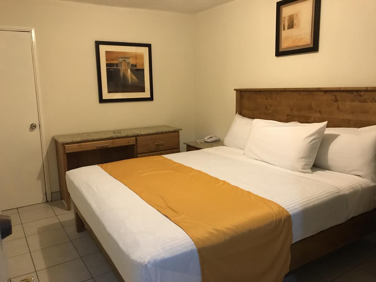Hotel Guillen Jr Tijuana Buitenkant foto