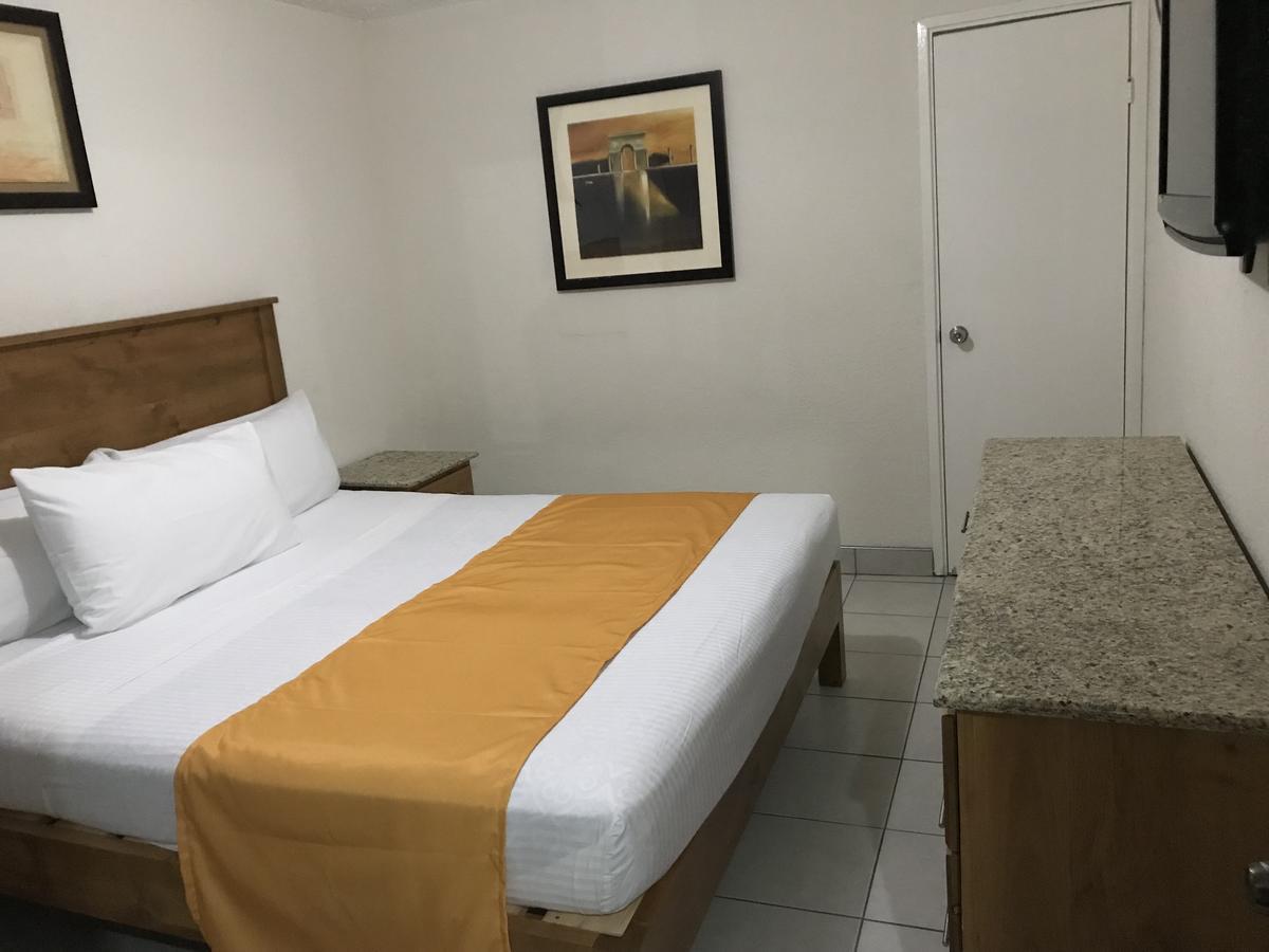Hotel Guillen Jr Tijuana Buitenkant foto