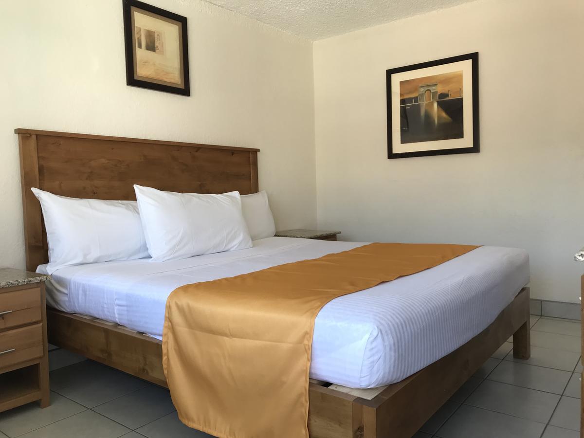 Hotel Guillen Jr Tijuana Buitenkant foto